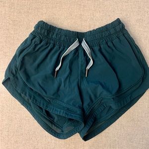 Lululemon 2.5 inch lined shorts! ✨